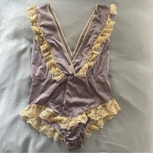 Vintage Lord and Taylor Purple Lilac & Cream French Lace Bodysuit Lingerie Petit